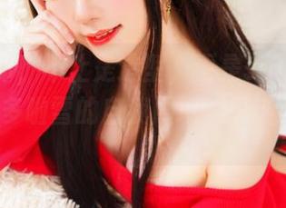 白兔女郎，不止是造型，更是sally dorasnow多啦雪的自我展现，真该多看几遍。